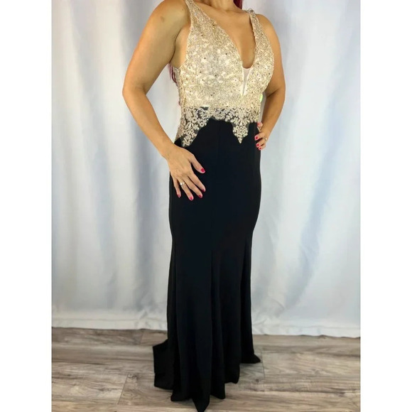 NWT Windsor Black Gold Lace V-NeckFormal Gown $135 - Picture 7 of 14